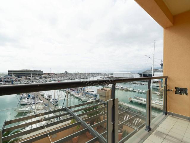 Appartamento in vendita a Genova, Sestri Ponente 139m² Genova