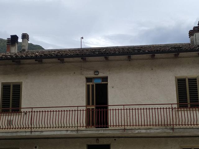 Appartamento in vendita a Genga