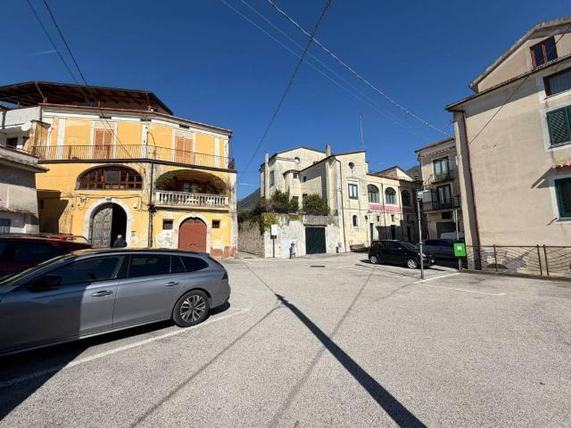 Appartamento in vendita a Giffoni Sei Casali SA
