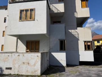 Appartamento in vendita a Giffoni Sei Casali SA