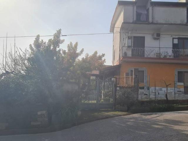 Appartamento in vendita a Giffoni Sei Casali SA