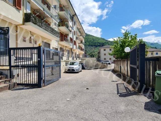 Appartamento in vendita a Giffoni Valle Piana SA
