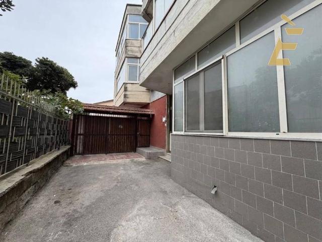 Appartamento in vendita a Pozzuoli NA