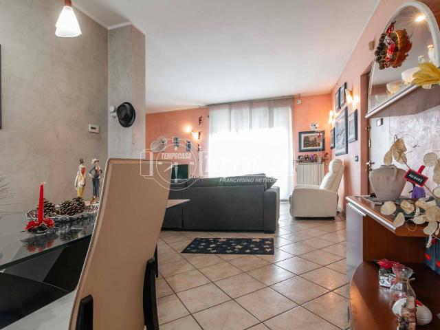 Appartamento in vendita a Gorla Minore
