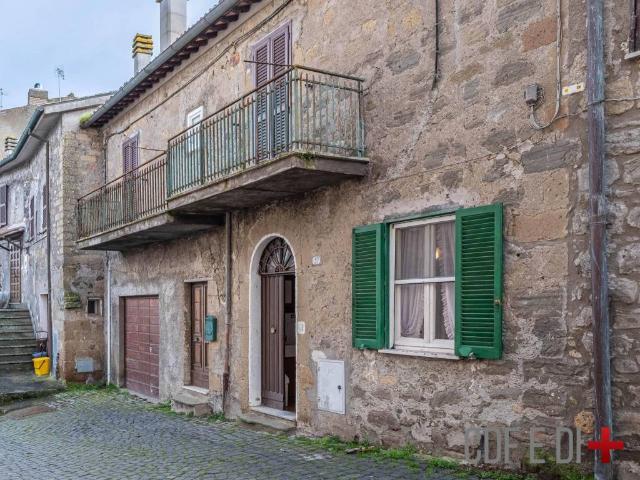 Appartamento in vendita a Gradoli VT