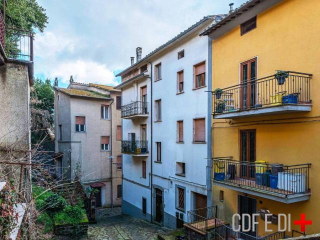 Appartamento in vendita a Gradoli VT