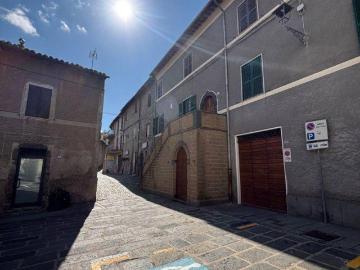 Appartamento in vendita a Gradoli VT