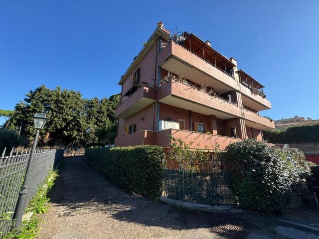 Appartamento in vendita a Grottaferrata RM