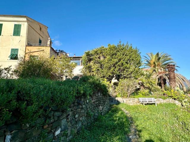Appartamento in vendita a Imperia IM