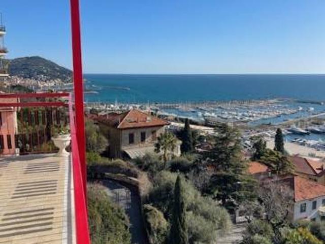 Appartamento in vendita a Imperia IM