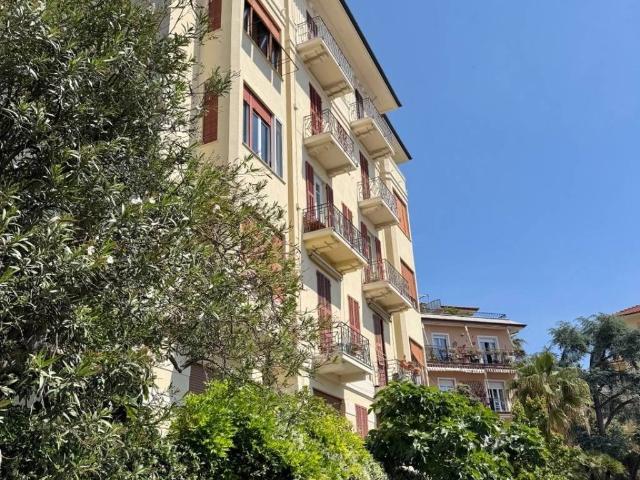 Appartamento in vendita a Imperia IM