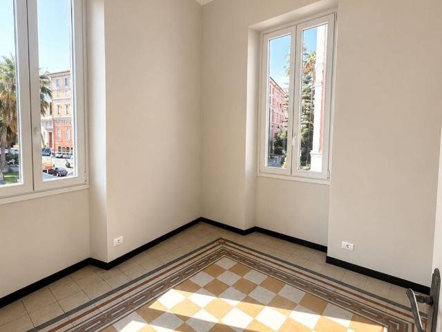 Appartamento in vendita a Imperia IM