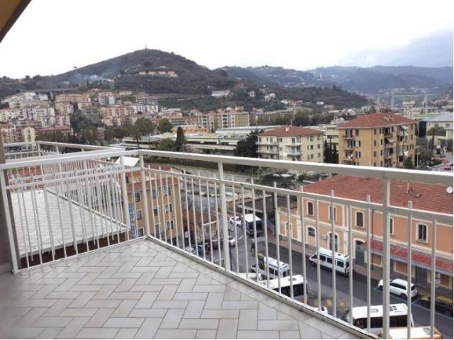 Appartamento in vendita a Imperia IM