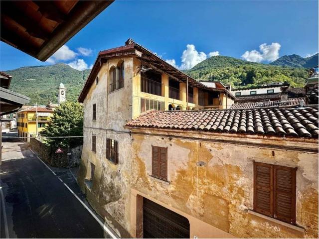 Appartamento in vendita a Introbio LC