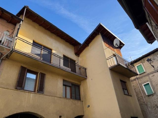 Appartamento in vendita a Introbio LC