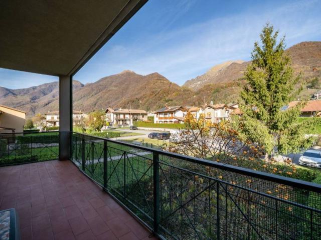 Appartamento in vendita a Introbio LC