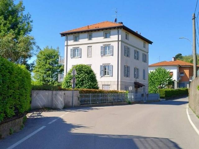 Appartamento in vendita a Inverigo CO