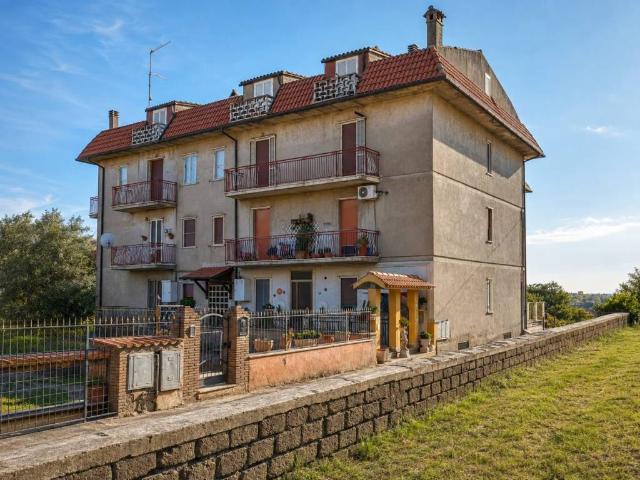 Appartamento in vendita a Ischia di Castro VT