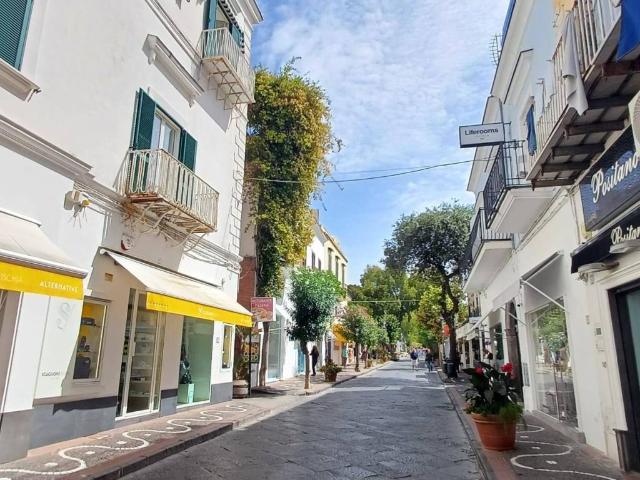 Appartamento in vendita a Ischia NA