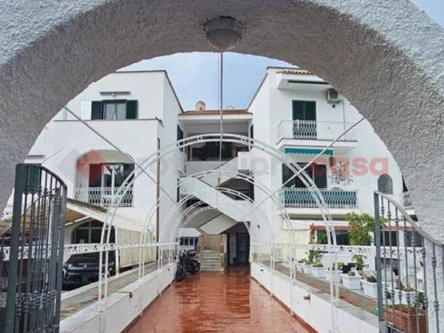 Appartamento in vendita a Ischia NA