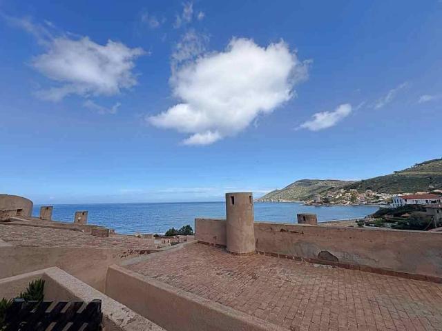 Appartamento in vendita a Isola del Giglio GR
