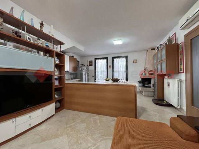 Appartamento in vendita a Isola Rizza VR
