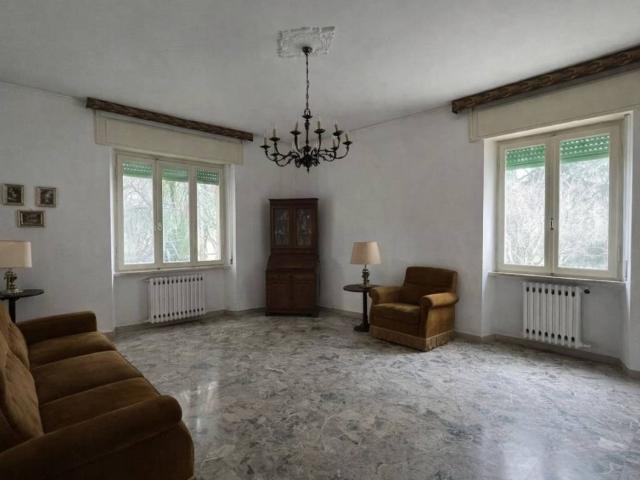Appartamento in vendita a Jesi AN