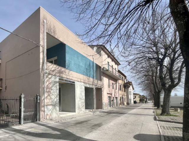 Appartamento in vendita a Jesi AN