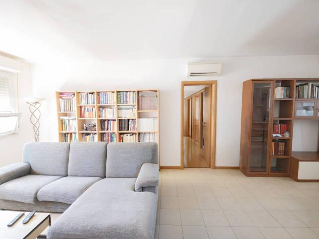 Appartamento in vendita a Jesi AN