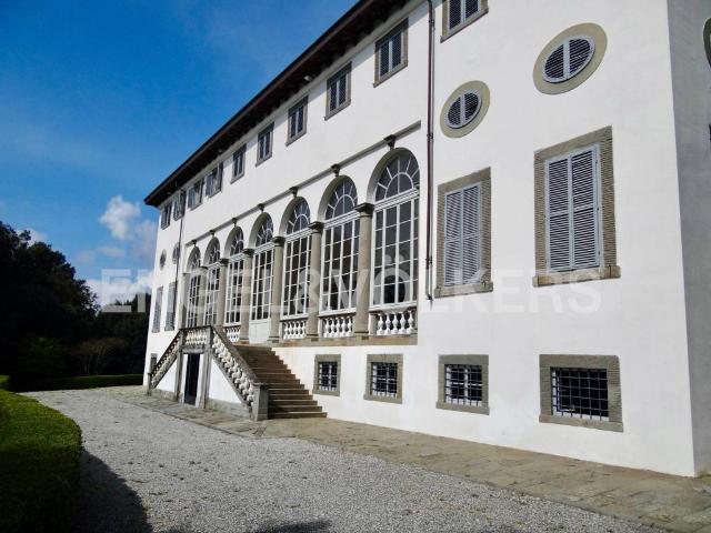 Appartamento in vendita a Lucca LU