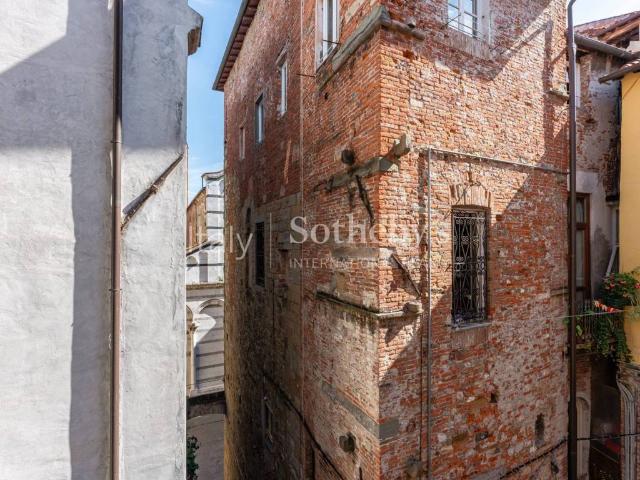 Appartamento in vendita a Lucca LU