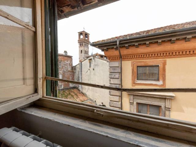 Appartamento in vendita a Lucca LU