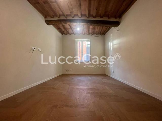 Appartamento in vendita a Lucca LU
