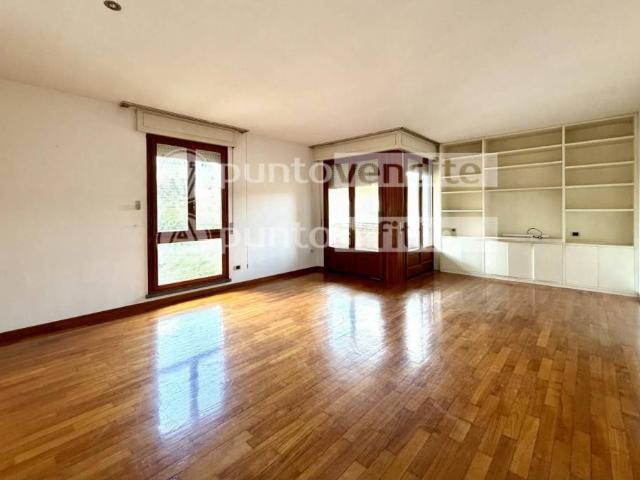 Appartamento in vendita a Lucca LU