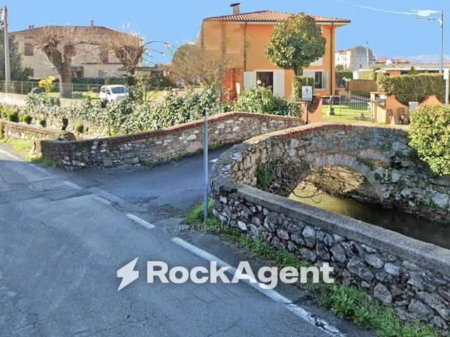 Appartamento in vendita a Lucca LU