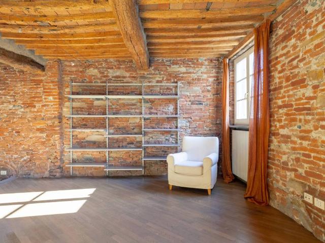 Appartamento in vendita a Lucca LU
