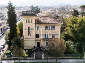 Appartamento in vendita a Lucca LU