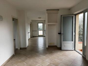 Appartamento in vendita a Lucca LU