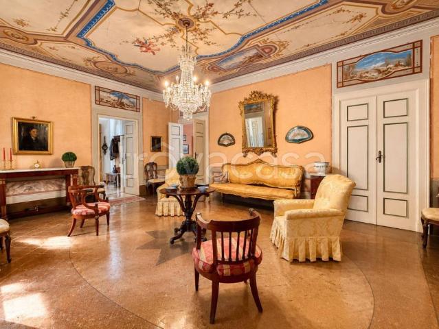 Appartamento in vendita a Lucca via Antonio Mordini, Piazza Anfiteatro Torre Guinigi