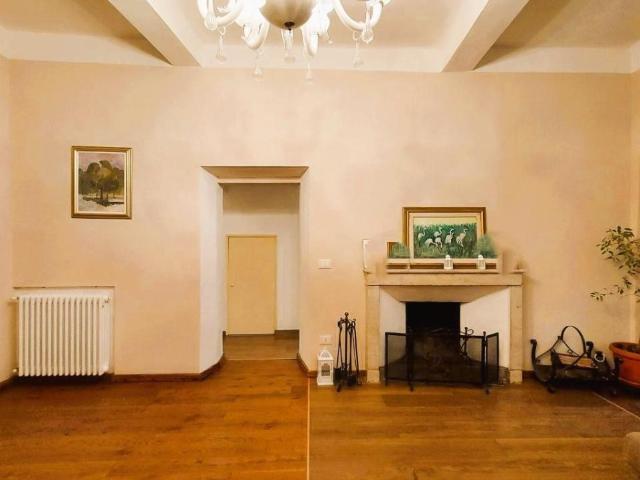 Appartamento in vendita a Lucca