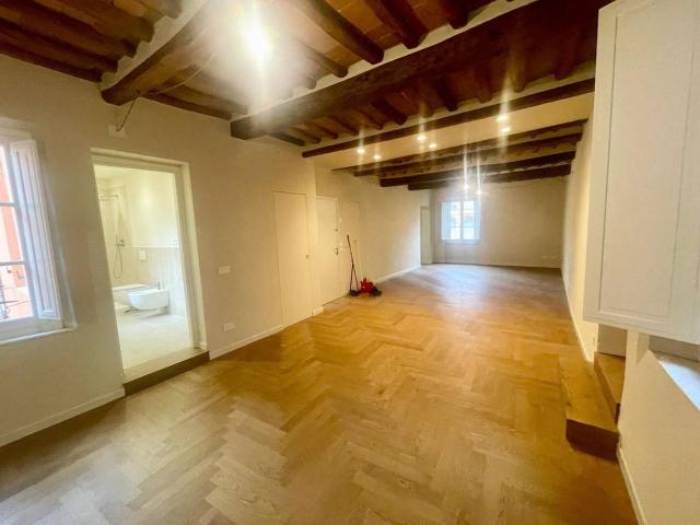 Appartamento in vendita a Lucca