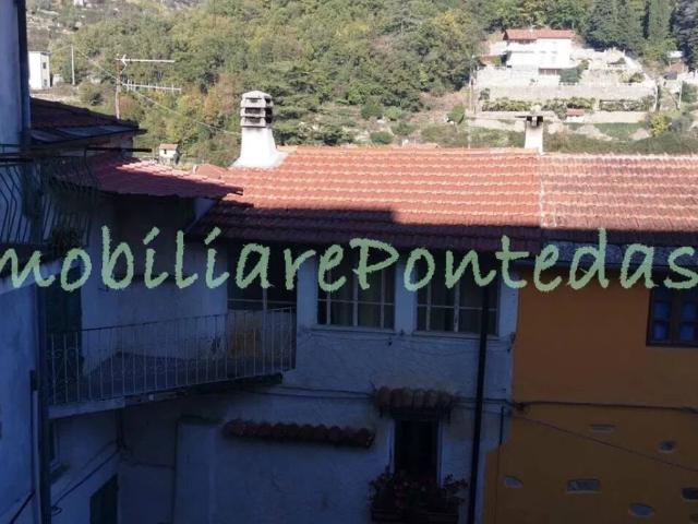Appartamento in vendita a Lucinasco IM