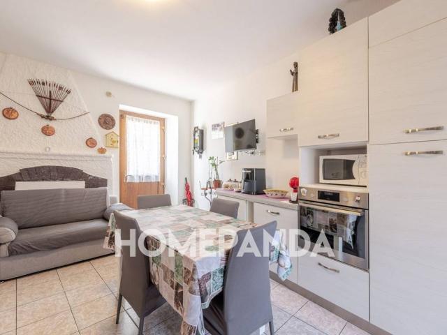 Casa indipendente in vendita a Luino VA