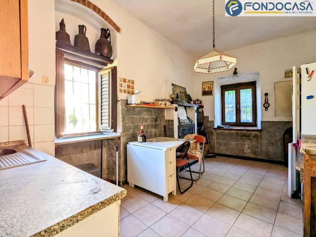 Appartamento in vendita a Luni