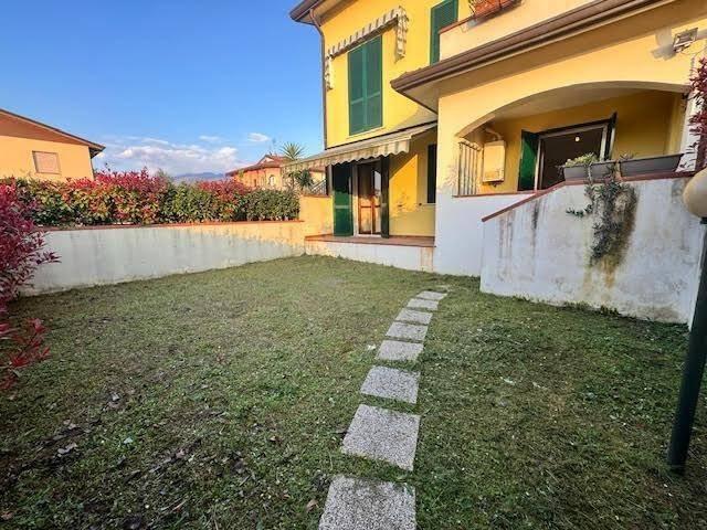 Appartamento in vendita a Luni SP