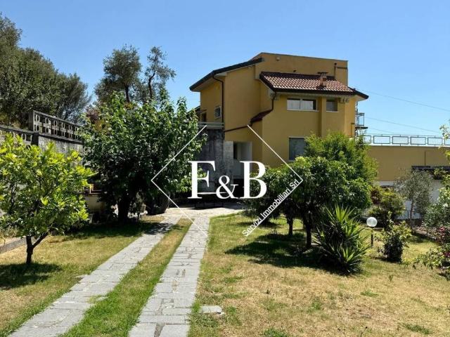 Appartamento in vendita a Luni SP