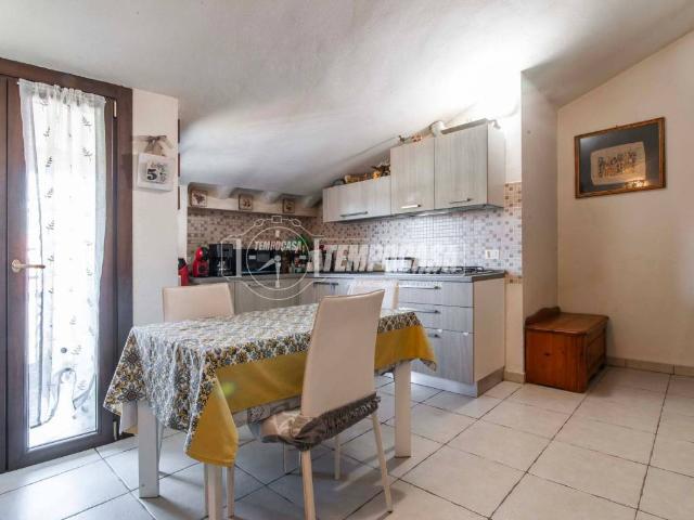 Appartamento in vendita a Lurago Marinone CO