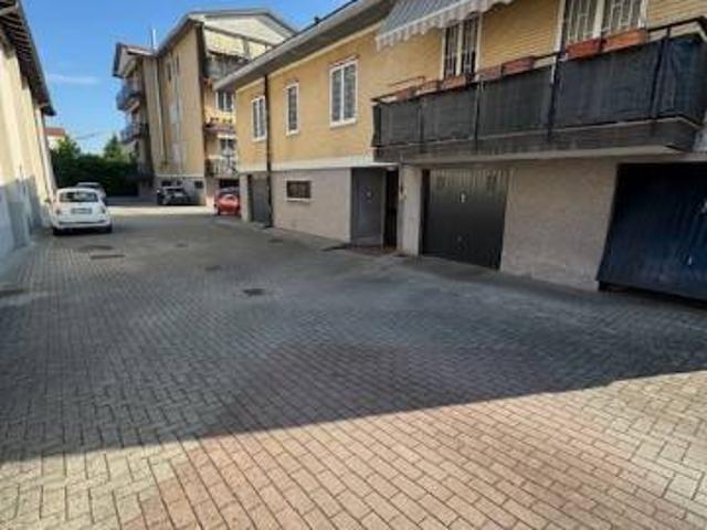 Appartamento in vendita a Lacchiarella MI