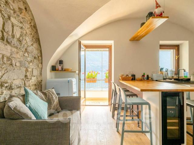Appartamento in vendita a Laglio CO