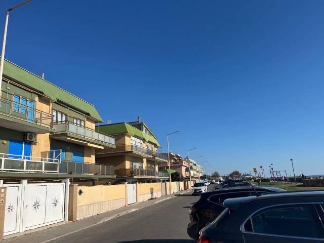 Appartamento in vendita a Ladispoli RM